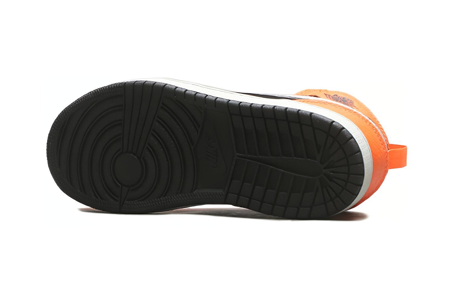 Детские кроссовки Jordan Air Jordan 1 Mid (черно-оранжевый) — фото 6