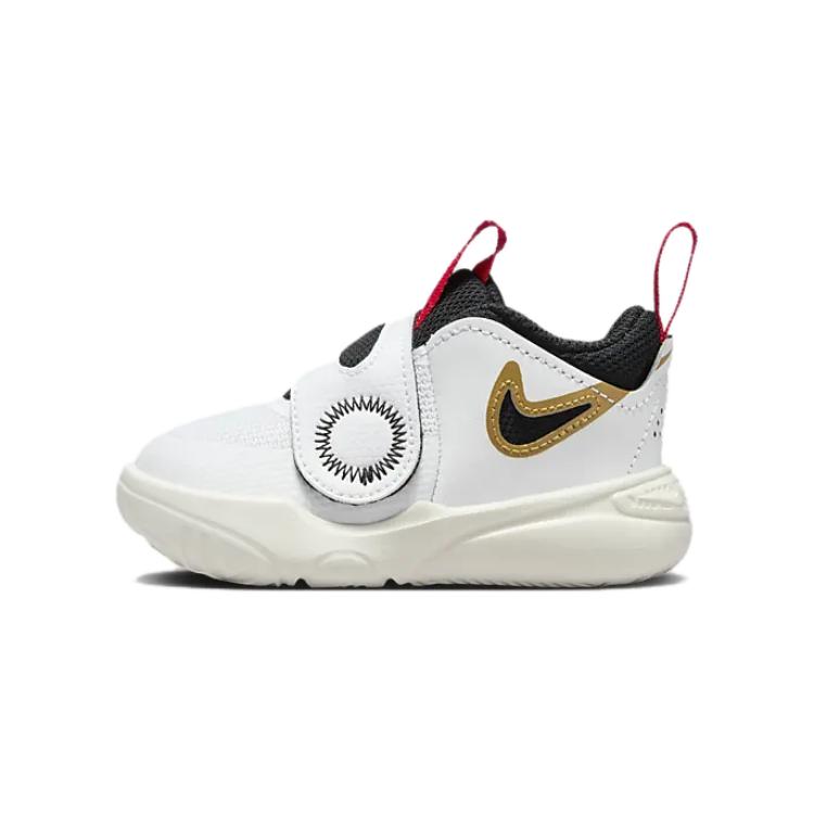 Детские кроссовки Nike Team Hustle D 11 (черно-белые)