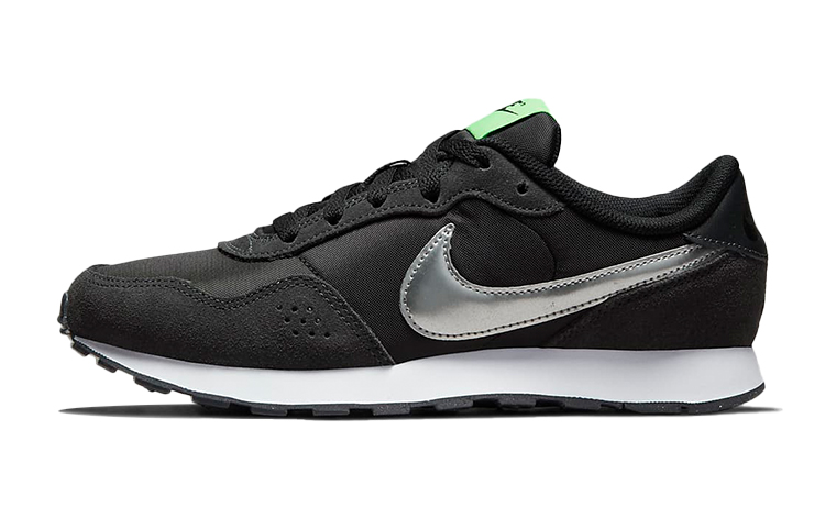 Nike MD Valiant Low top Running Shoes Black Silver Vintage Unisex