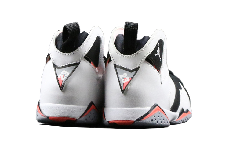 Детские кроссовки Jordan Air 7 Retro "Hot Lava" (бело-черно-оранжевый) — Белый / чёрный / оранжевый — фото 5