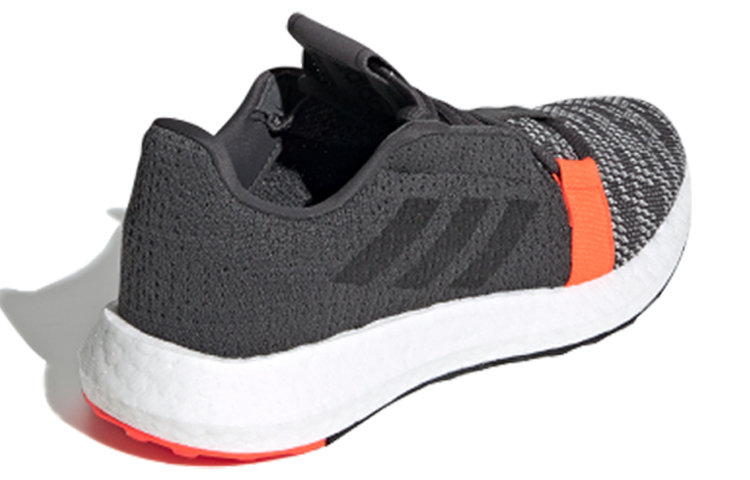 Детские кроссовки adidas Senseboost Go J (серо-черно-красный) — фото 4