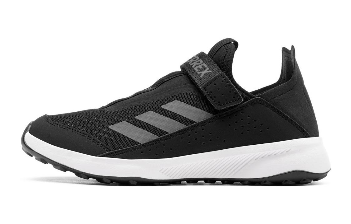 Детские слипоны adidas adidas VOYAGER 21 Slip-On (черно-белые)