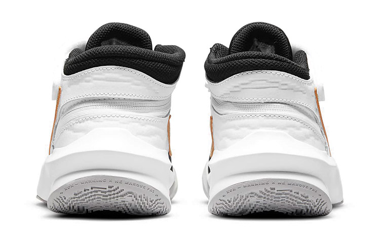 Кеды Nike Team Hustle D 10 FlyEase GS (черно-бело-золотой) — Чёрный / белый / золотой — фото 7