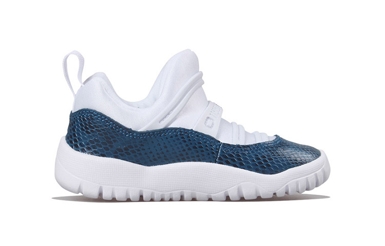 Детские кроссовки Jordan Air Jordan 11 Retro Little Flex (бело-синие) — Белыйсиний — фото 3