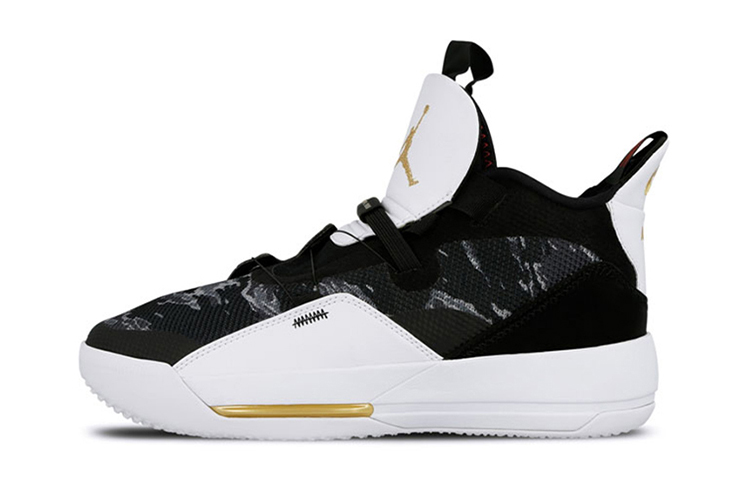 Кроссовки Jordan Air Jordan 33 "Tiger Camo" (черно-бело-золотые)
