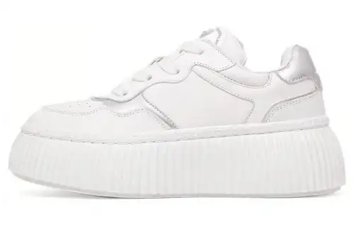 KARL LAGERFELD / Karl Lagerfeld Jeans Leather Low top Skateboard Shoes Women's White