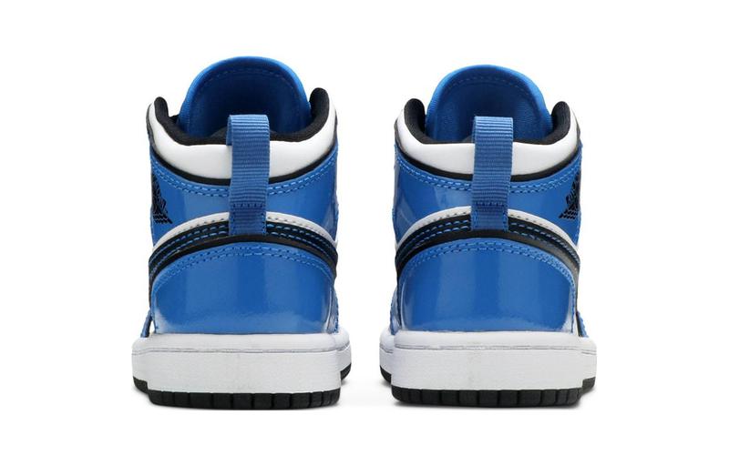 Детские кроссовки Jordan Air Jordan 1 Mid "Signal Blue" (сине-белые) — Синий / белый — фото 7