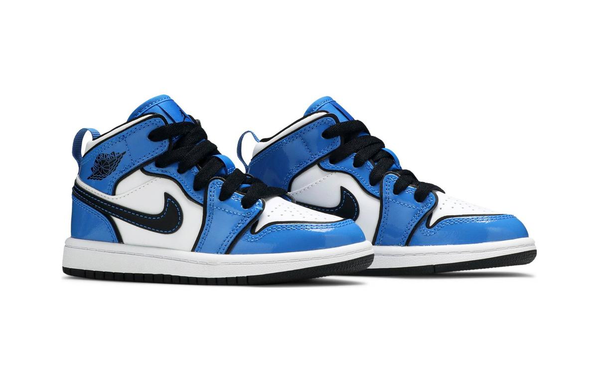 Детские кроссовки Jordan Air Jordan 1 Mid "Signal Blue" (сине-белые) — Синий / белый — фото 6
