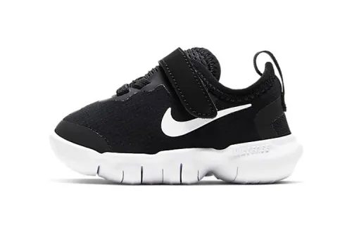 Nike Free RN 5.0 Velcro Low Top Running Shoes Black and White Infants and Toddlers