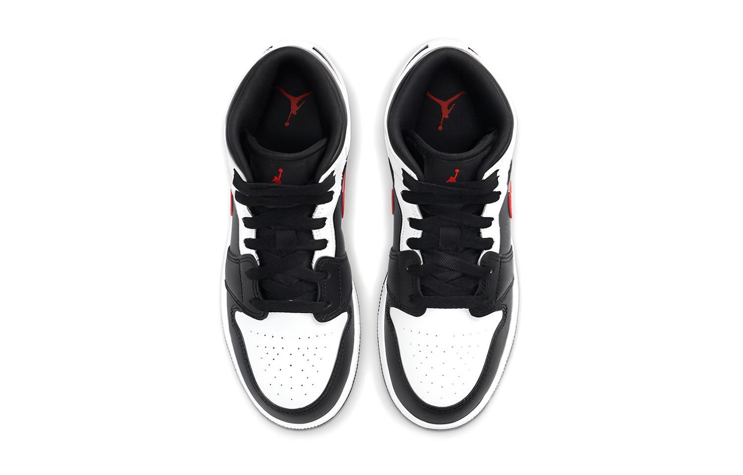 Кроссовки Jordan JordanAir Jordan 1 Mid GS (черный / белый / красный) — Чёрный / белый / красный — фото 4