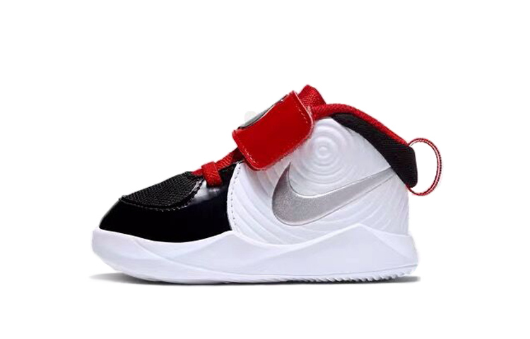 Кроссовки Nike Team Hustle D 9 Auto (черно-белые)