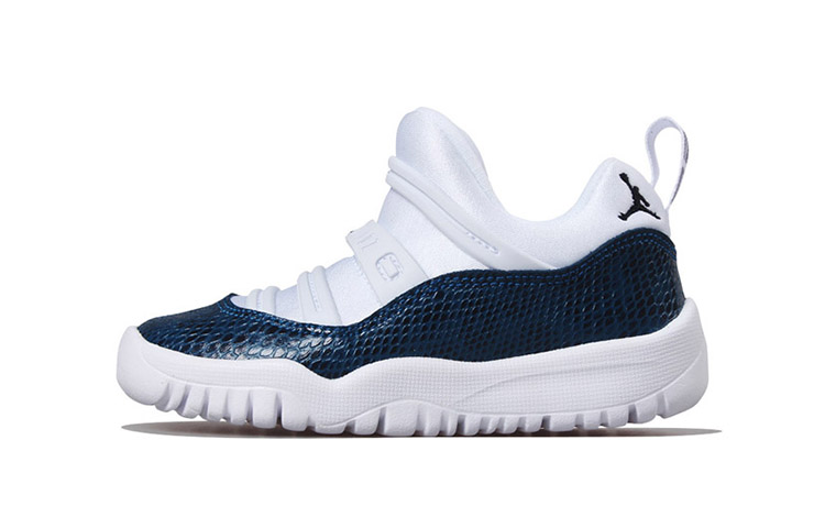 Детские кроссовки Jordan Air Jordan 11 Retro Little Flex (бело-синие)