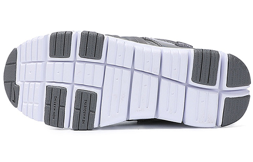 Детские кроссовки Nike Dynamo Free SE (серый) — фото 6
