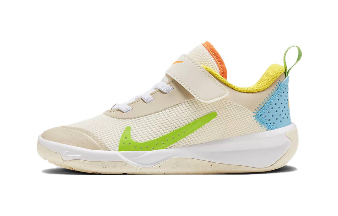 Детские кроссовки Nike Omni Multi-Court (бело-сине-оранжевые)