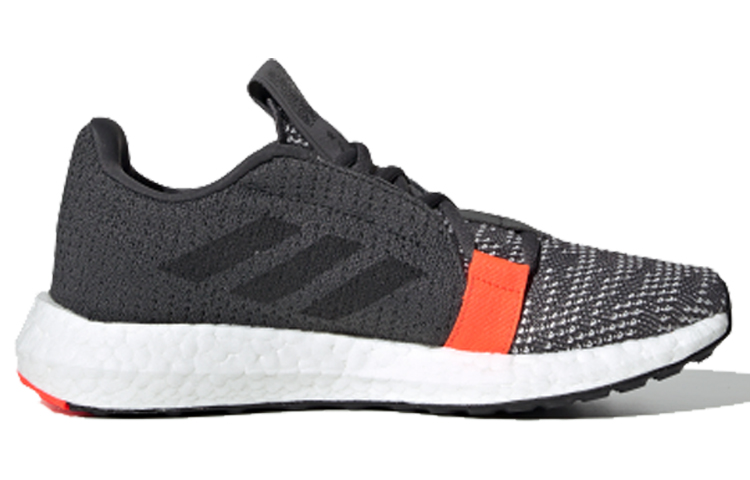 Детские кроссовки adidas Senseboost Go J (серо-черно-красный) — фото 2