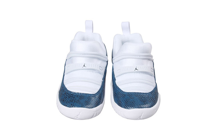 Детские кроссовки Jordan Air Jordan 11 Retro Little Flex (бело-синие) — Белыйсиний — фото 4