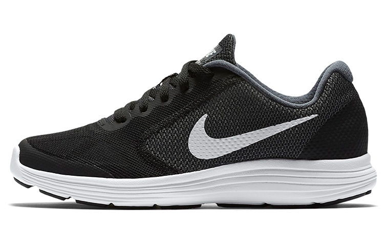 Кроссовки Nike REVOLUTION 3 (черно-белые)