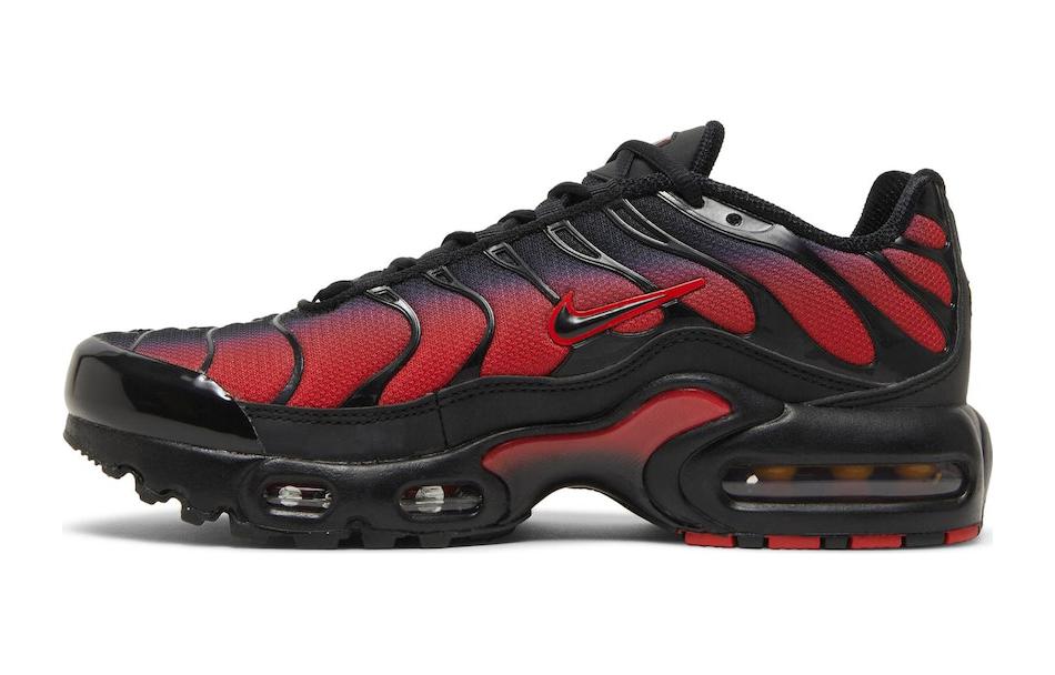 Кроссовки Nike Air Max Plus GS (черно-красные)