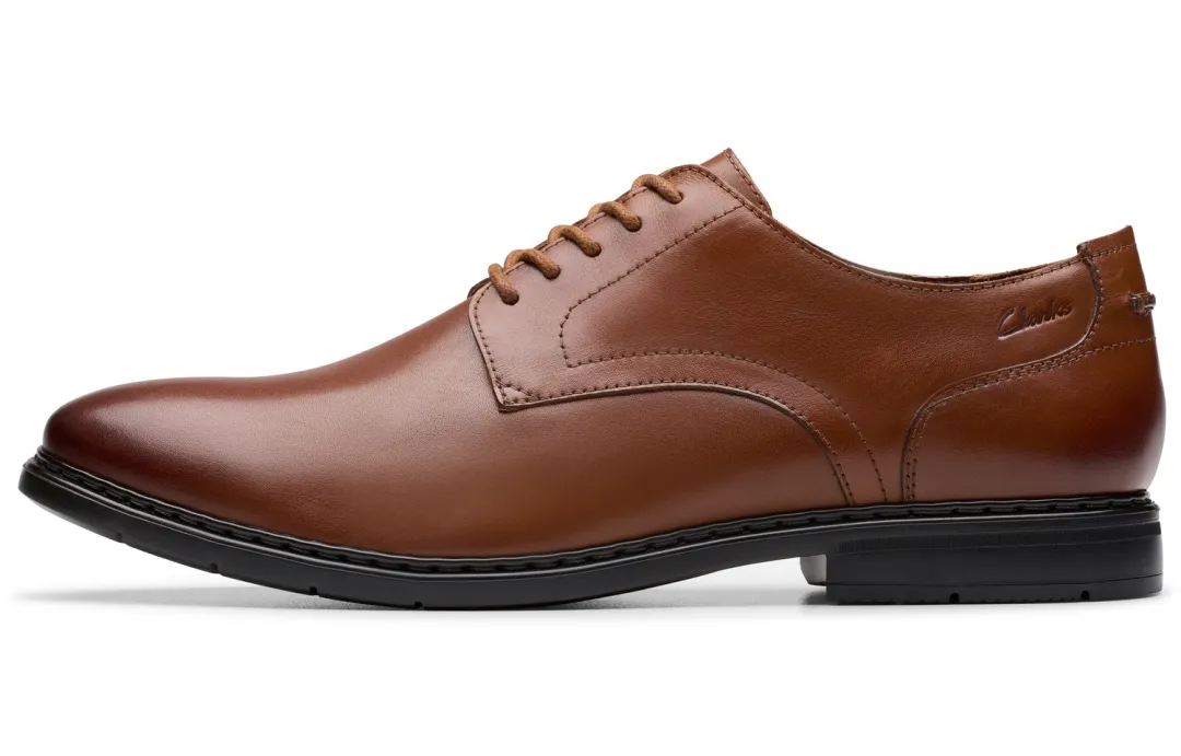 Clarks Dress Shoes Men's Low Top Tan
