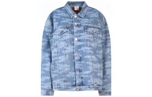 Vetements Logo Printed Buttoned Denim Jacket
