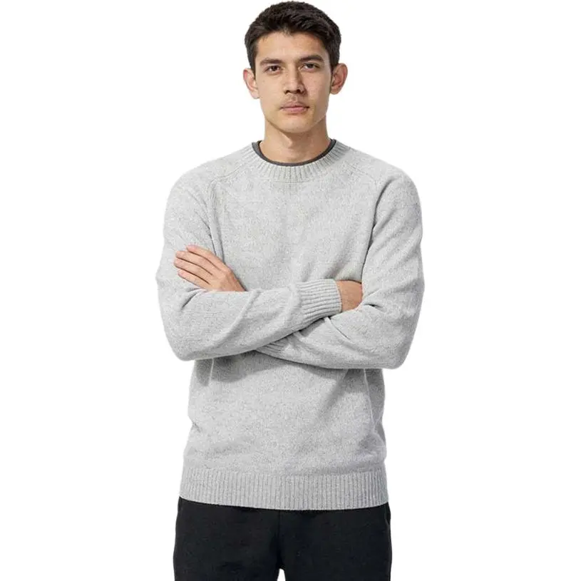 UNIQLO Sweaters Unisex Light Gray Crew Neck Moderate