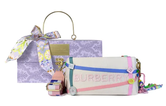 Burberry Makeup & Toiletry Bags Unisex