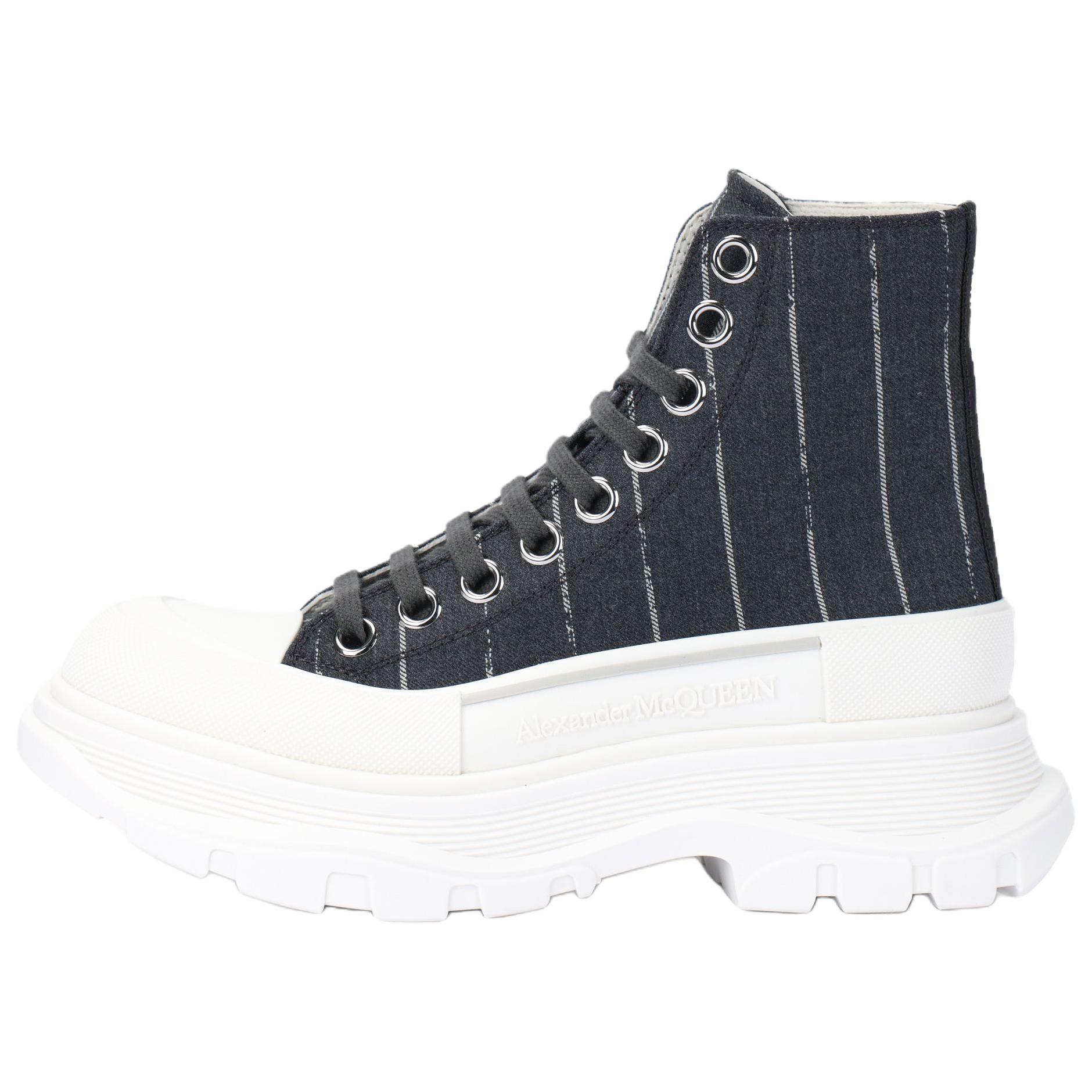 Женские ботинки Alexander McQueen Tread Slick (черные)