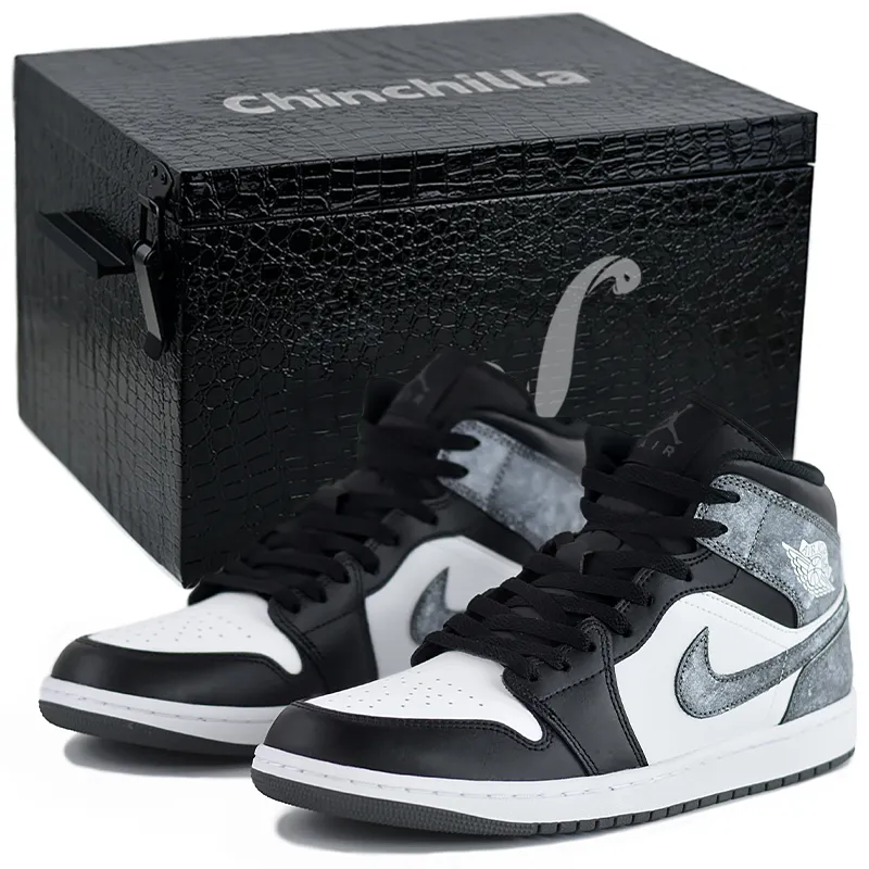 Jordan Air Jordan 1 Mid top Vintage Basketball Shoes Unisex Black White
