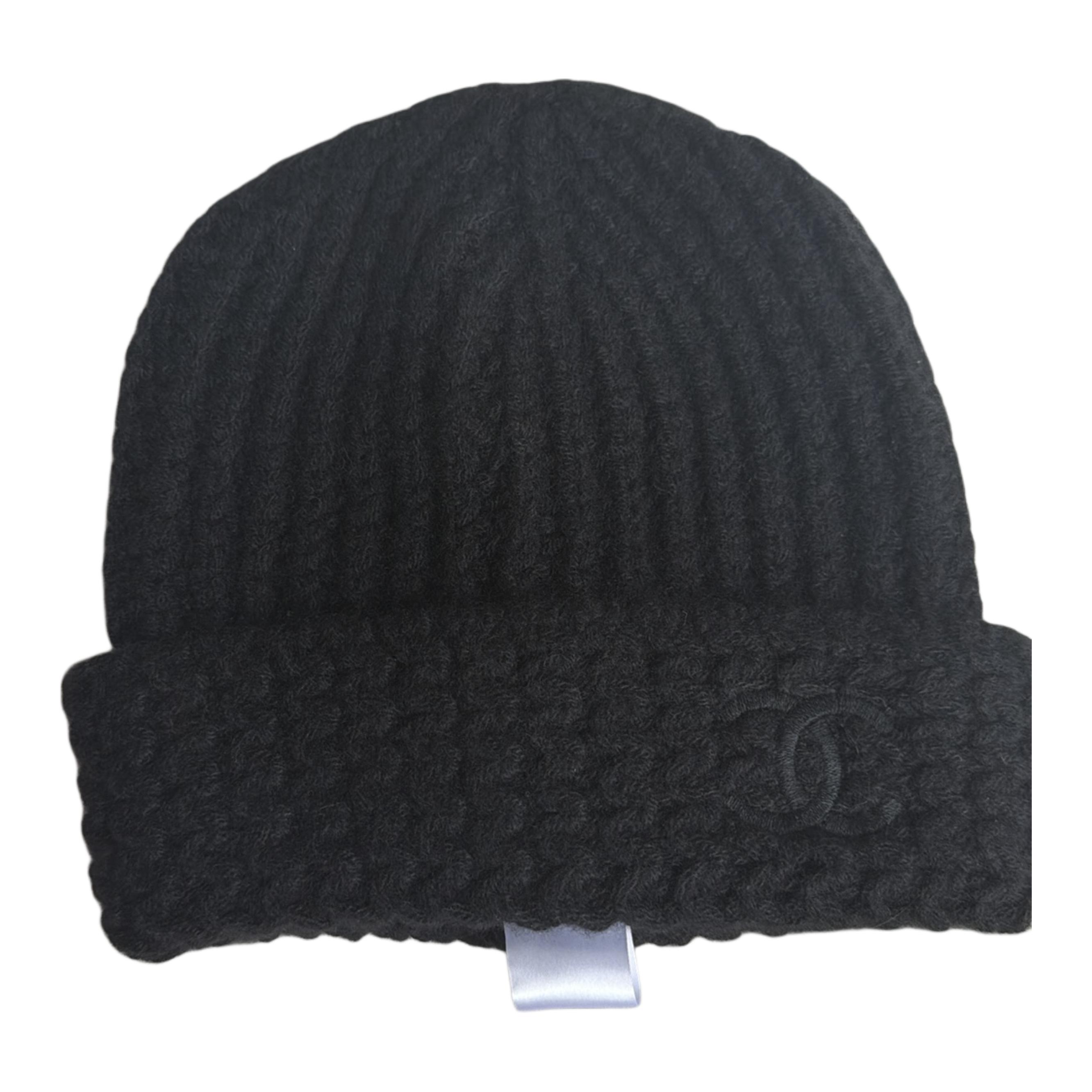 Женская шапка Chanel Double C (черная)