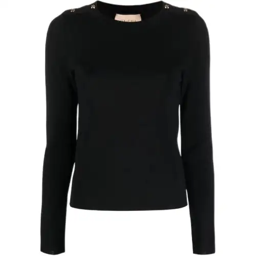 buttoned fine-knit top