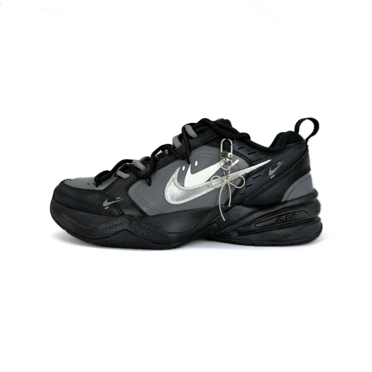 Nike Air Monarch 4 Slip Resistant, Abrasion Resistant, Lightweight Low top Chunky Sneakers Unisex Black Gray