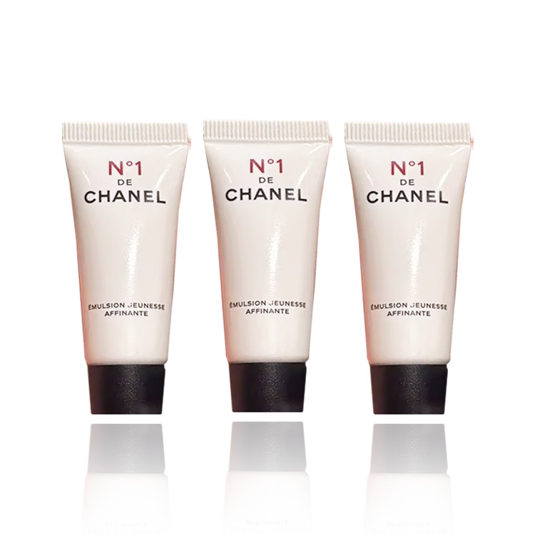 Эмульсия Chanel Hydra Beauty Camellia Glow (белая)