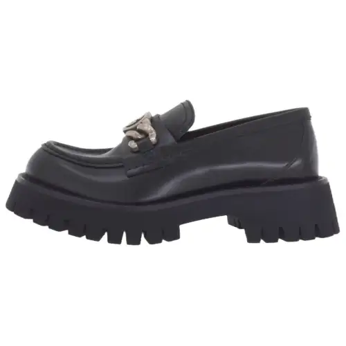 GUCCI Interlocking G-chain Leather Loafers