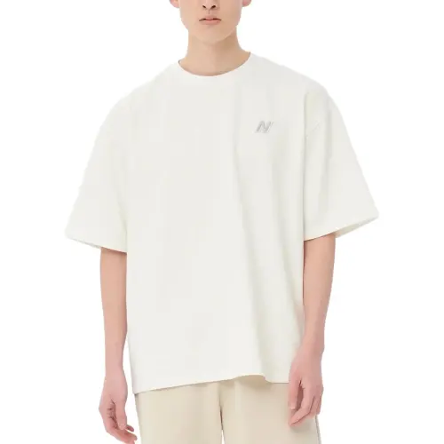 New Balance T Shirts Unisex White Crew Neck Moderate Straight Fit