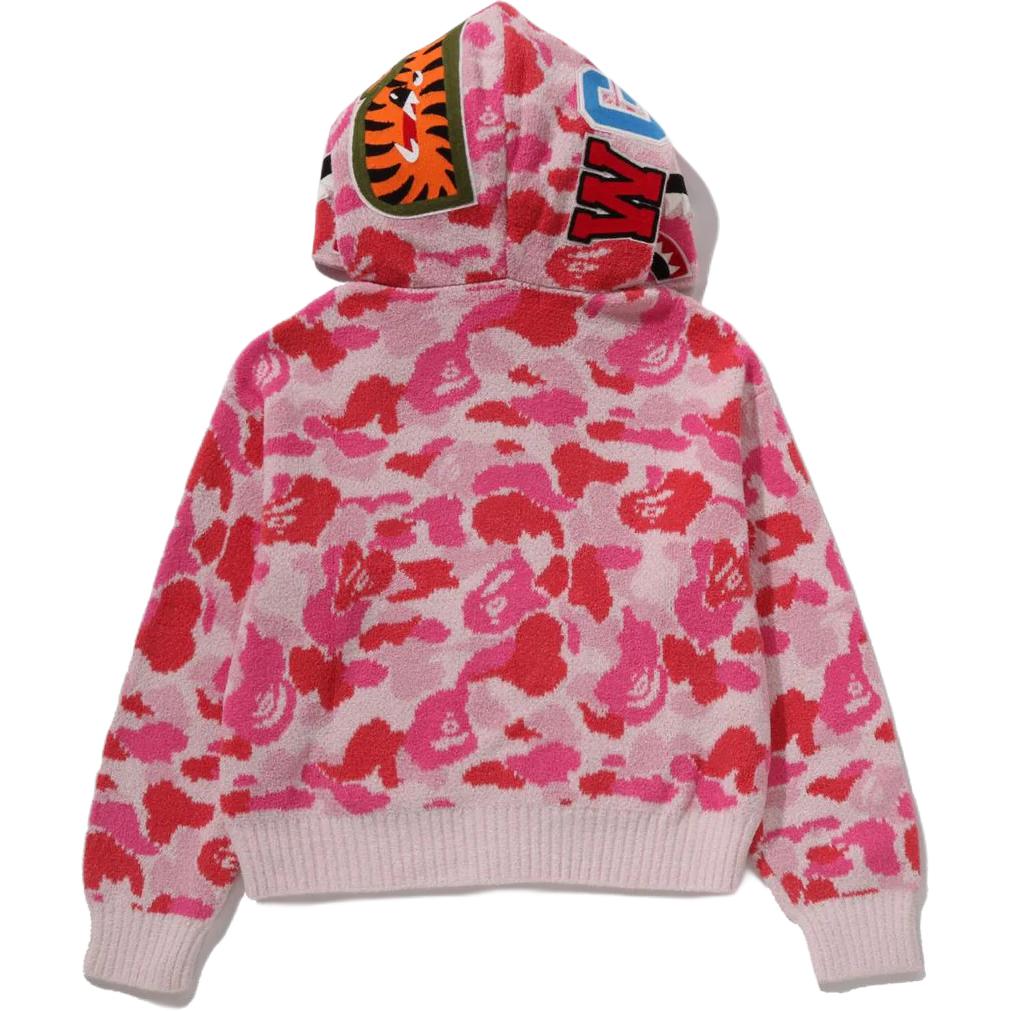 Женское худи A BATHING APE CAMO TOWEL JACQUARD SHARK CROPPED FULL ZIP HOODIE ABC (зеленое) — фото 3