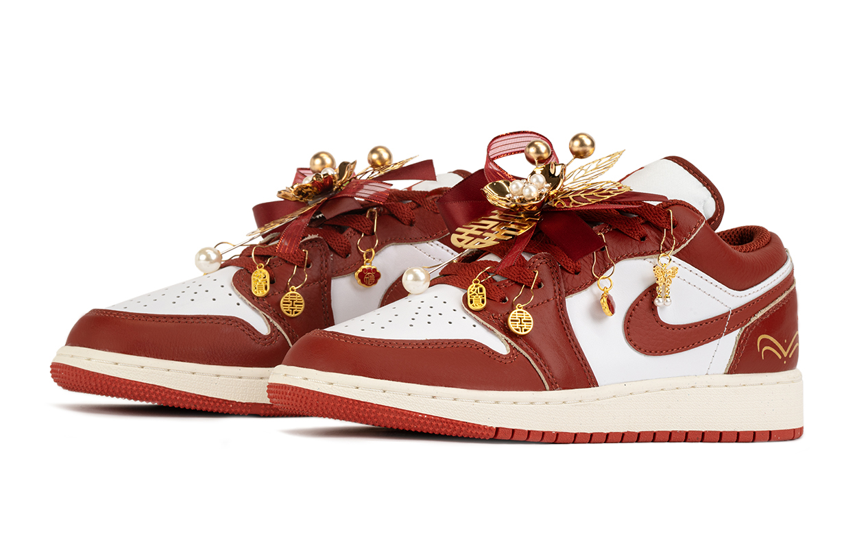 Jordan Air Jordan 1 Low top Vintage Basketball Shoes Women’s White Red
