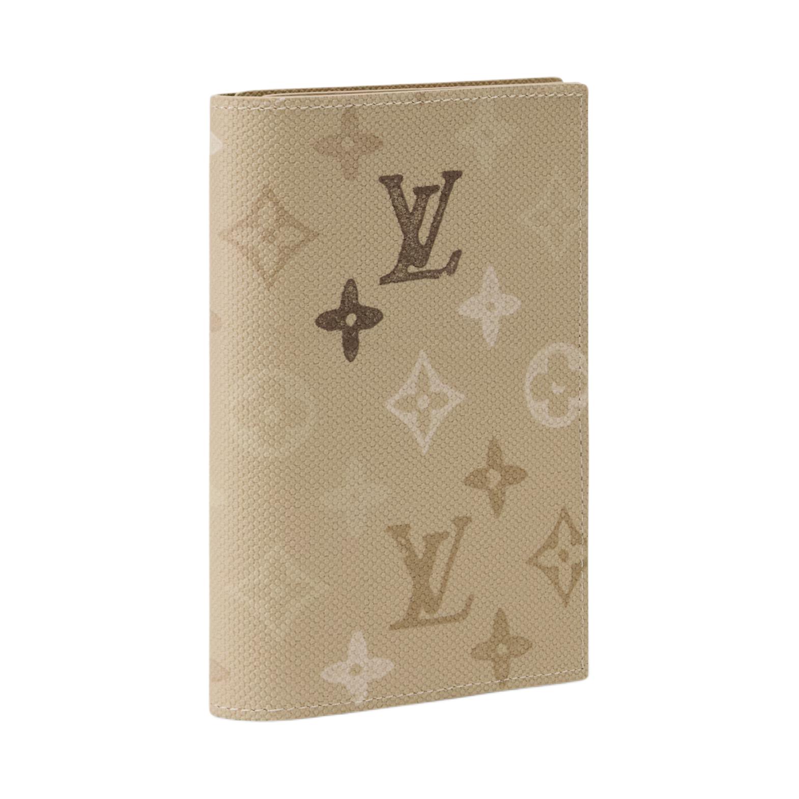 Обложка для паспорта Louis Vuitton Monogram Surplus (песочная) — фото 2