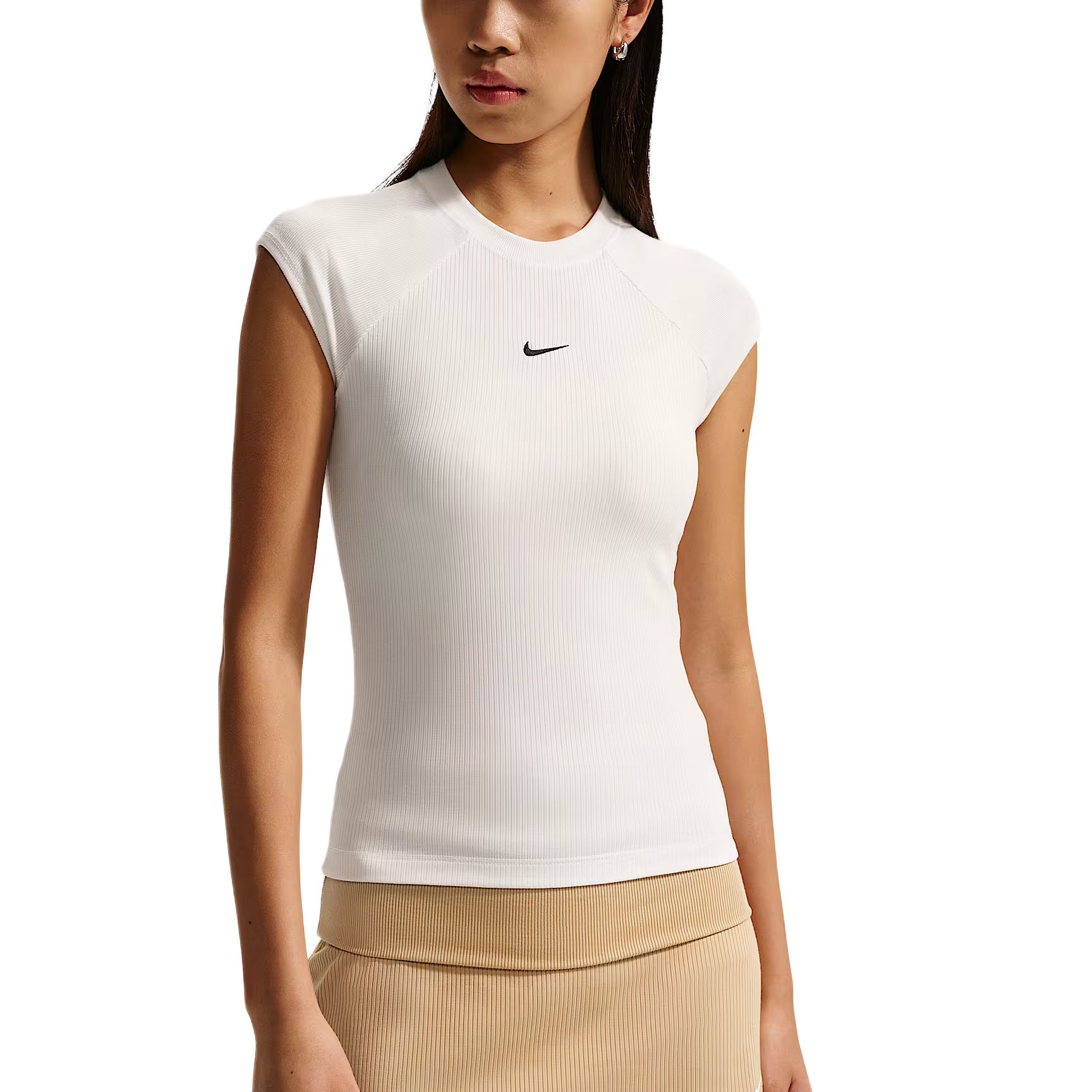 Женская футболка Nike Sportswear Chill Knit (зеленая)