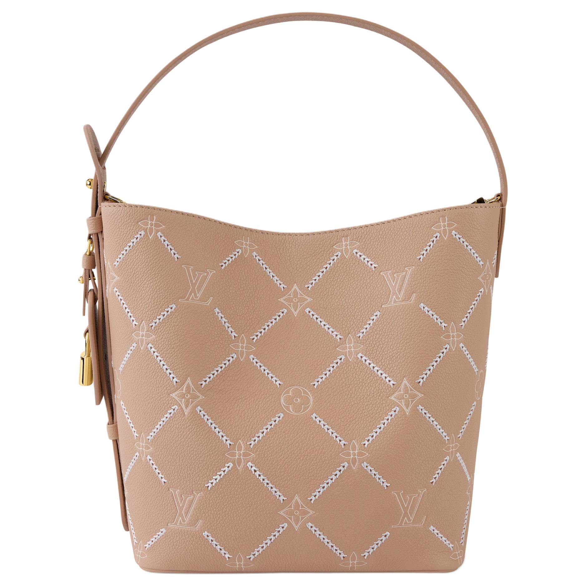 LOUIS VUITTON ALL IN Yingze padlock iconic LV nameplate embellished with Couture logo cow leather bucket bag handbag medium size women's brown color