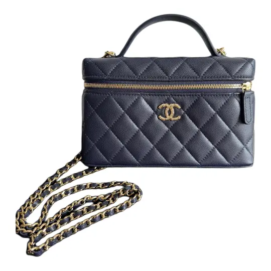 CHANEL Chanel 26P Gold Label Double C Logo Стеганая кожаная цепочка с бриллиантами из телячьей кожи с кристаллами и золотой металлической сумкой-коробкой Ручная косметичка Женская темно-синяя