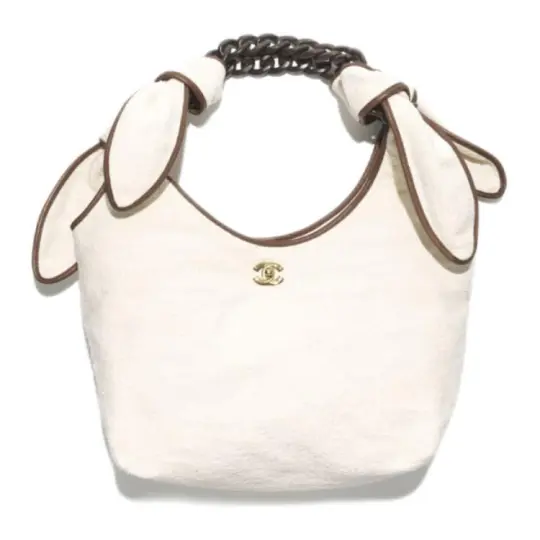 CHANEL Chanel 26M Coco-Beach Beach Series Gold Label Double C Logo Холст, сращенная из коровьей кожи, сращенная из дерева, сращенная из золотого металла, сумка-хобо, очень большая женская сумка кремово-белого и верблюжьего цветов