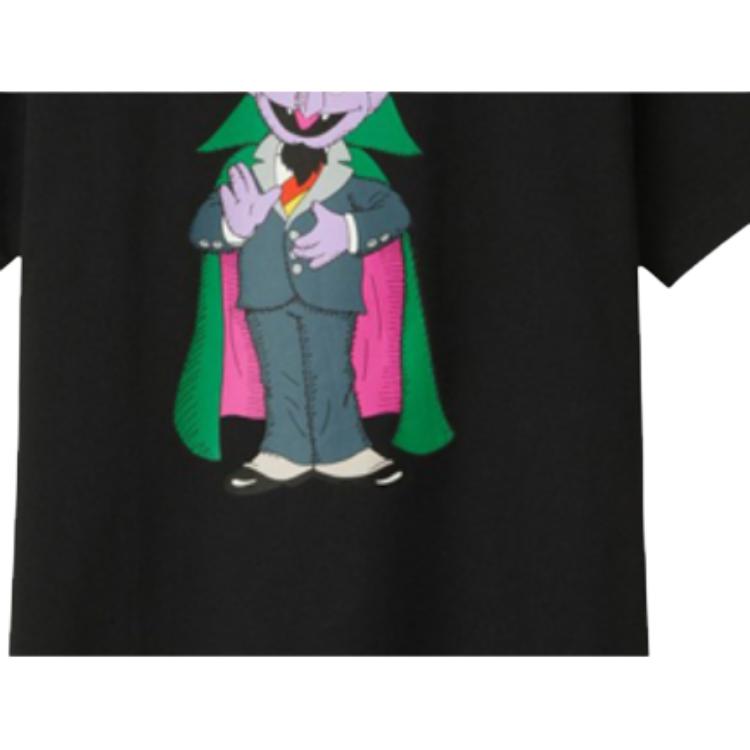 Футболка UNIQLO Kaws X Sesame Street (черная) — фото 4