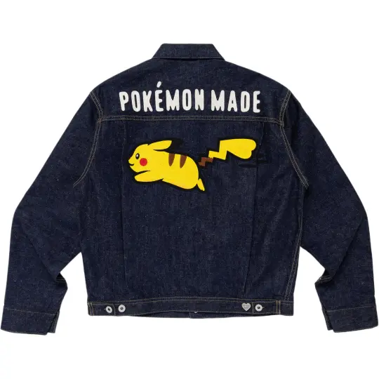 СДЕЛАНО ЧЕЛОВЕКОМ × Совместная модель POKEMON/Pokemon SS26, джинсовая куртка на пуговицах в стиле ретро с вышивкой Пикачу, одинаковый стиль для мужчин и женщин