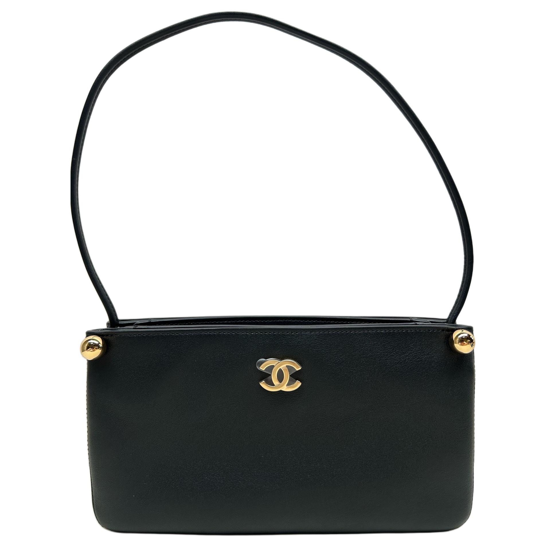 Женская сумка на плечо Chanel CHANEL 26S C Logo (черная)