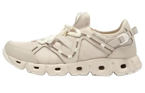 Columbia Outdoor Shoes Women's Khaki