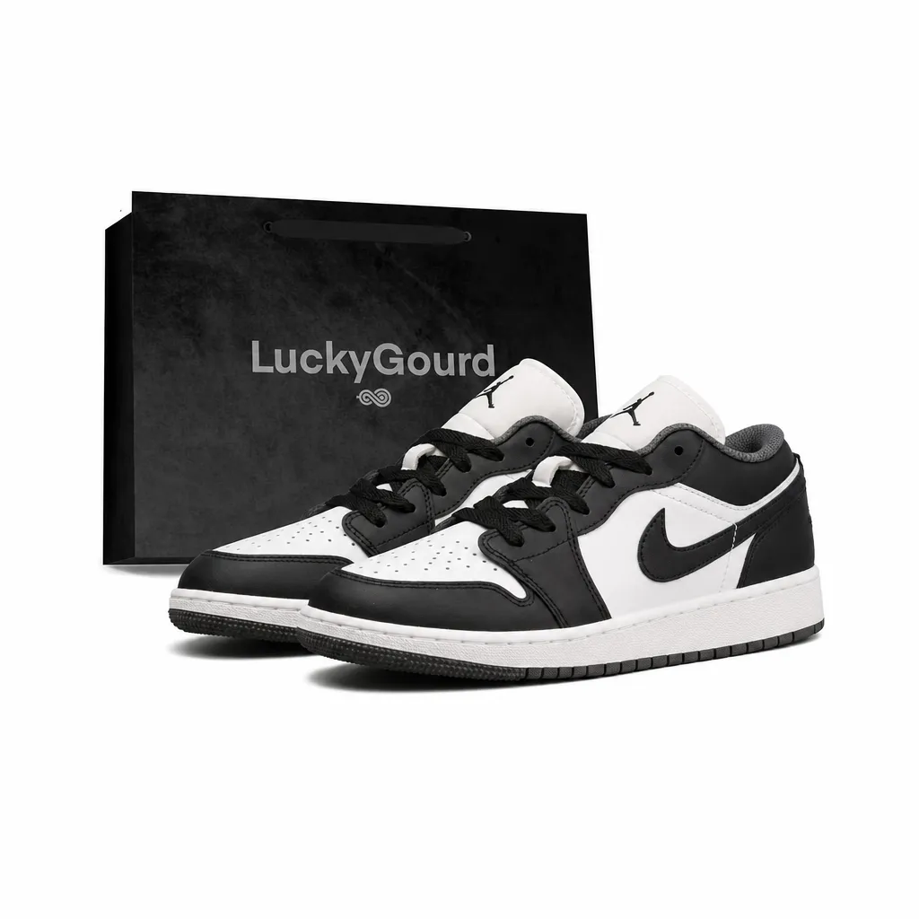 Jordan Air Jordan 1 Cushioning Slip Resistant Abrasion Resistant Low top Vintage Basketball Shoes Unisex Black White