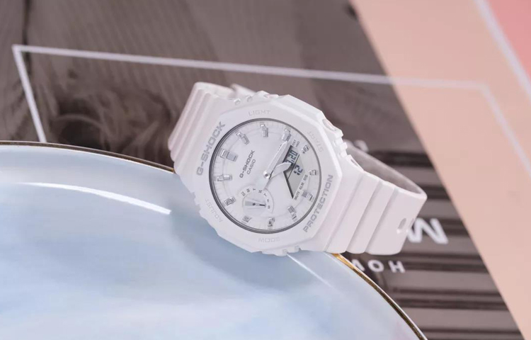 Женские часы Casio G-SHOCK WOMAN (белые) — фото 3