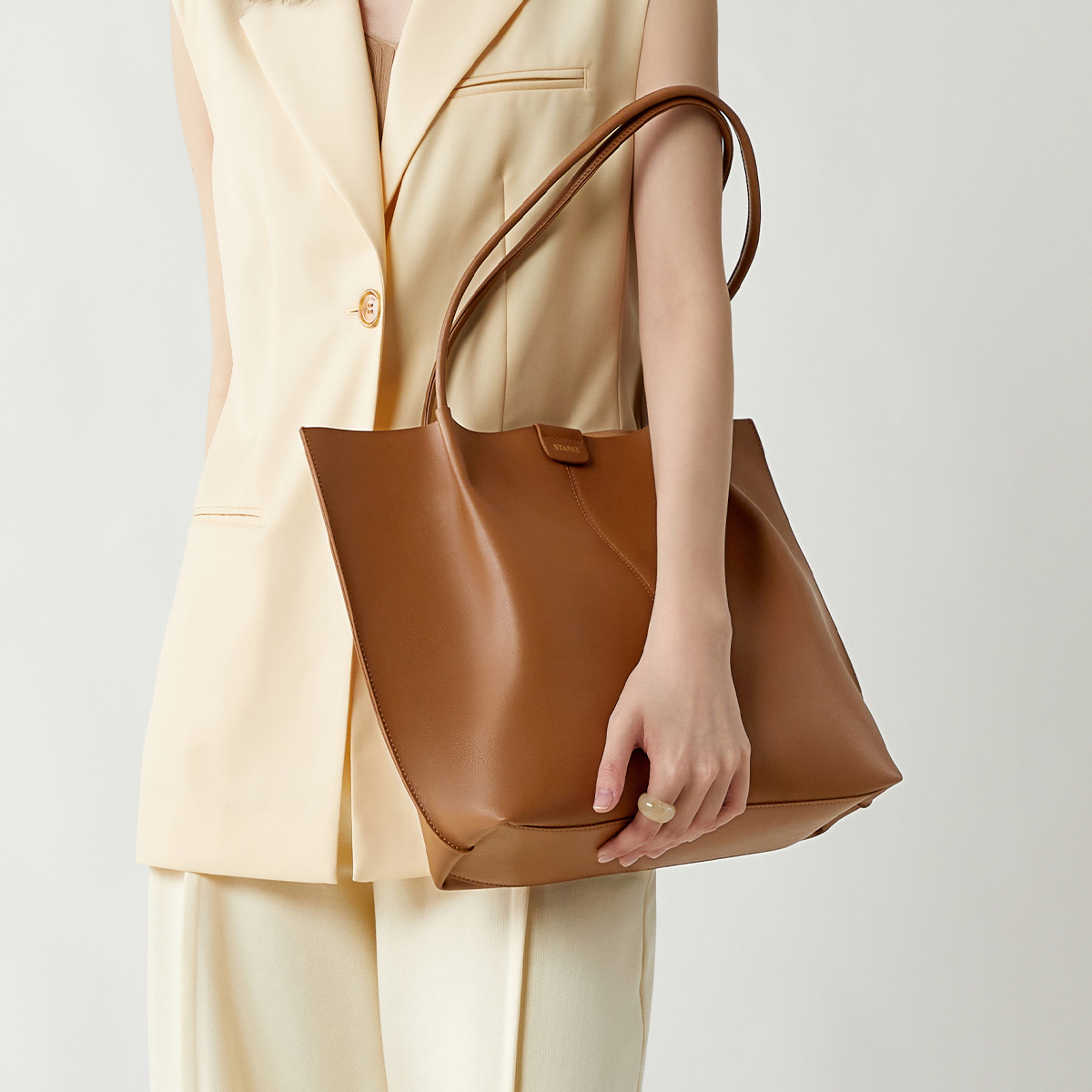 ST&SAT   tote