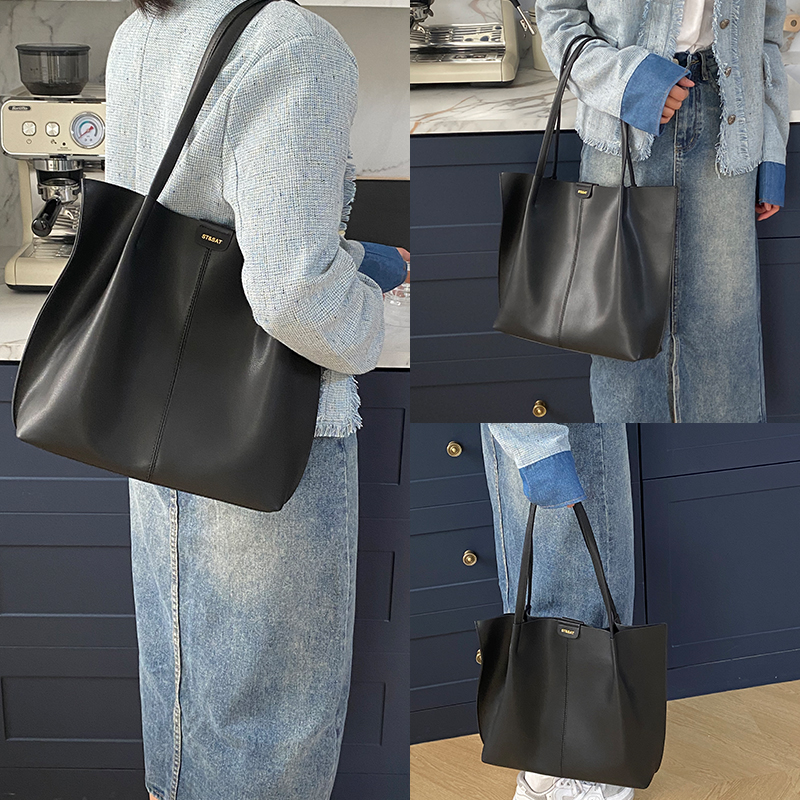 ST&SAT   tote