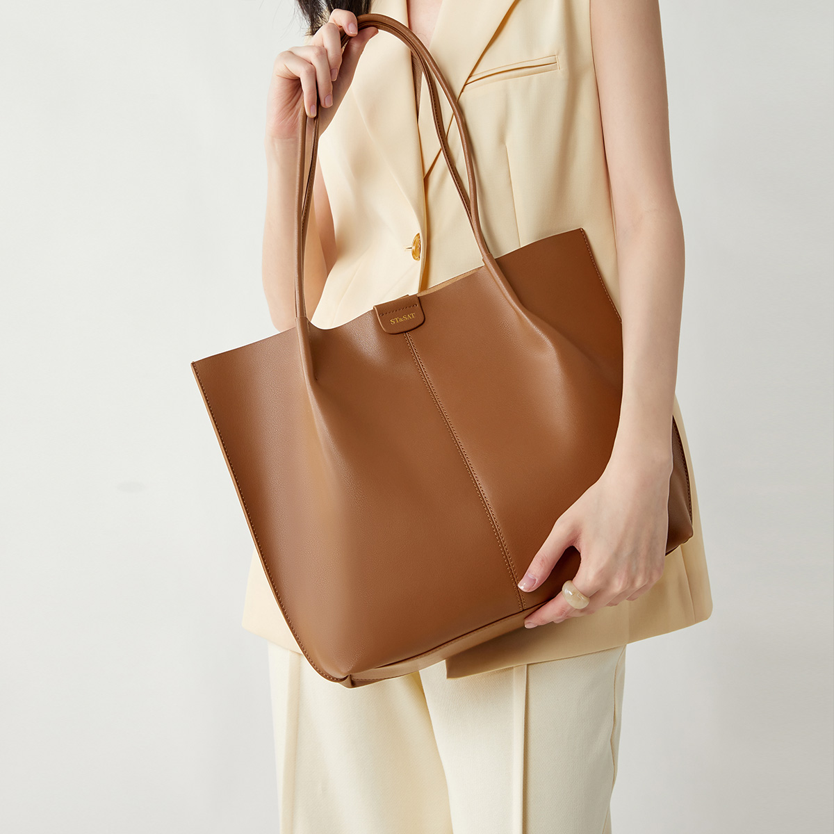 ST&SAT   tote